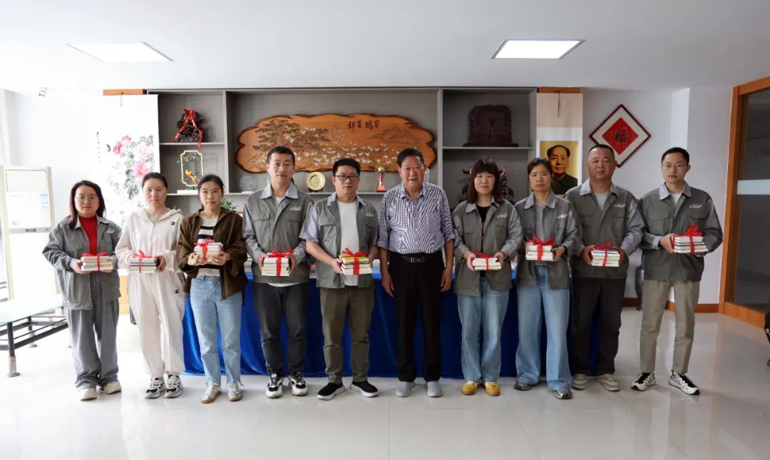 建書香雙鳥，做學(xué)習(xí)達(dá)人 —— 雙鳥機(jī)械開展“世界讀書日”贈(zèng)書活動(dòng)